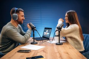 podcast-marketing-2-people-talking-on- podcast